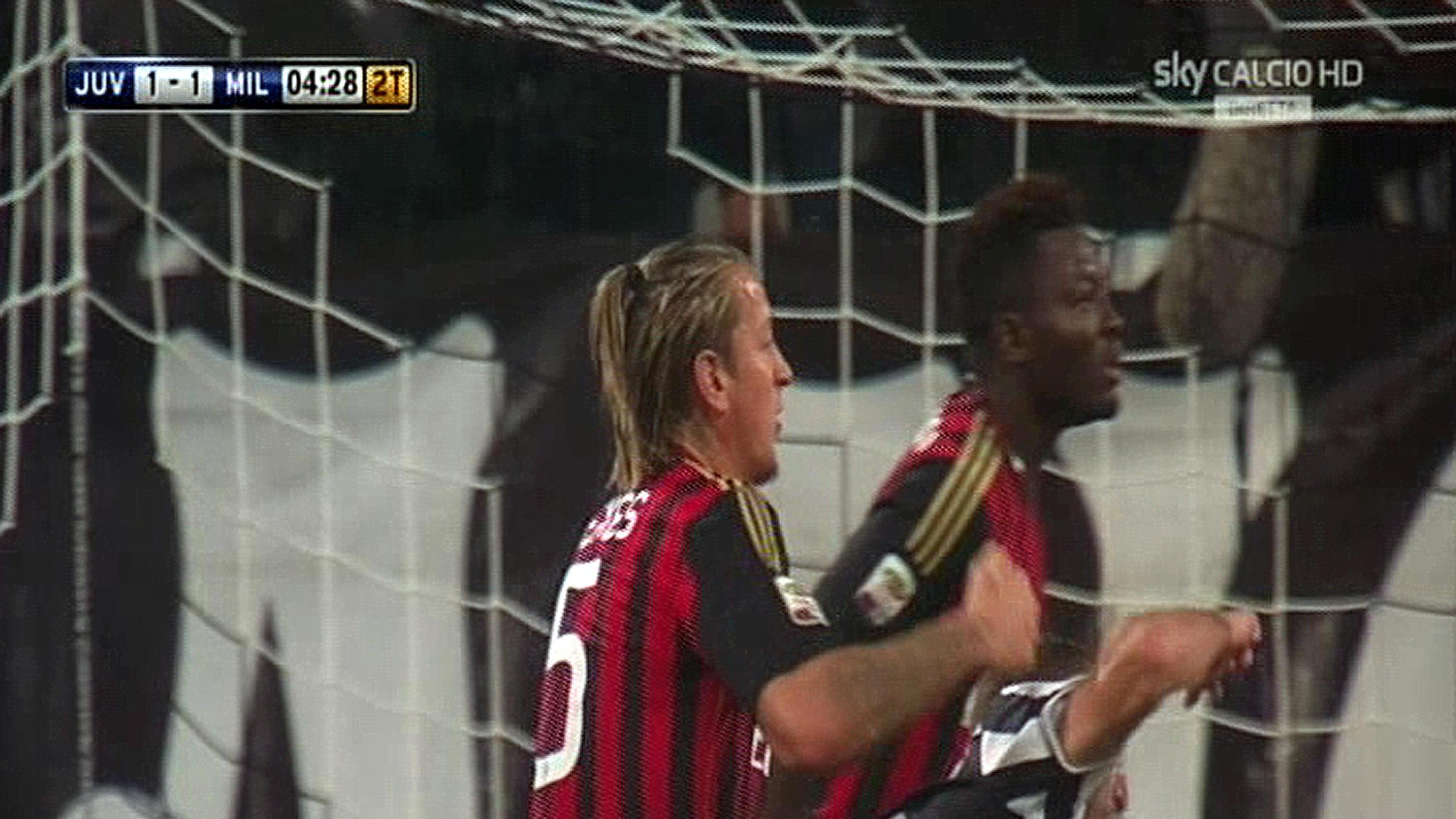 Quattro giornate di squalifica a Mexes per il pugno a Chiellini. Milan, una partita a porte chiuse