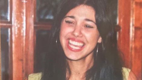 Belen pubblica una foto di quando aveva 16 anni. Ma i commenti della rete sono impietosi