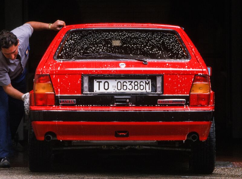 Lancia Delta HF Integrale 16V 