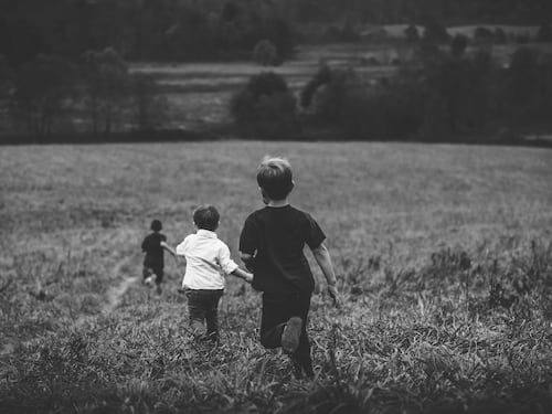 Un nuovo caso su quattro è in età pediatrica. Le cause? La Delta e la mancata vaccinazione
