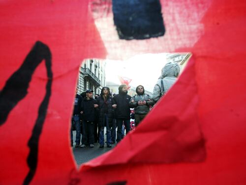 "La prova: centri sociali all'opera nel lockdown per conto del Comune"