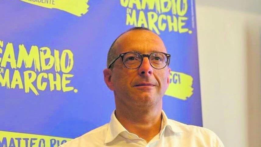 Ricci, 5 Stelle in subbuglio. In Toscana Calenda rompe