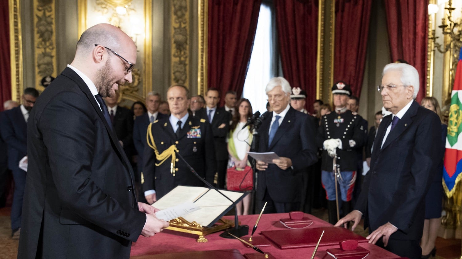Fontana, l’ultrà cattolico tradizionalista che ha condiviso l’abitazione con il segretario a Bruxelles