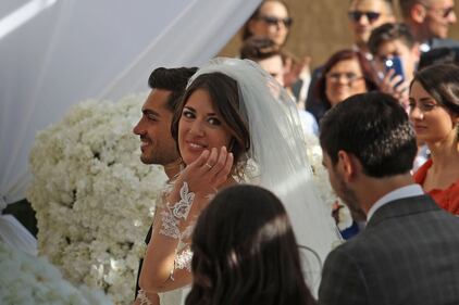 La figlia Katia si sposa e Carletto si commuove 12