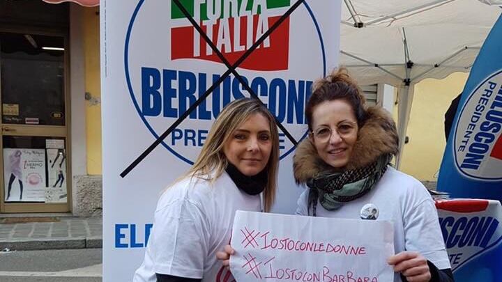 Una catena per la consigliera insultata