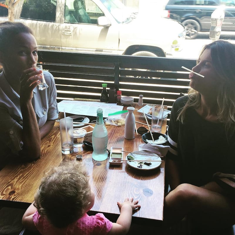 Elisabetta Canalis, a tutta famiglia dall'Italia a Malibu 9