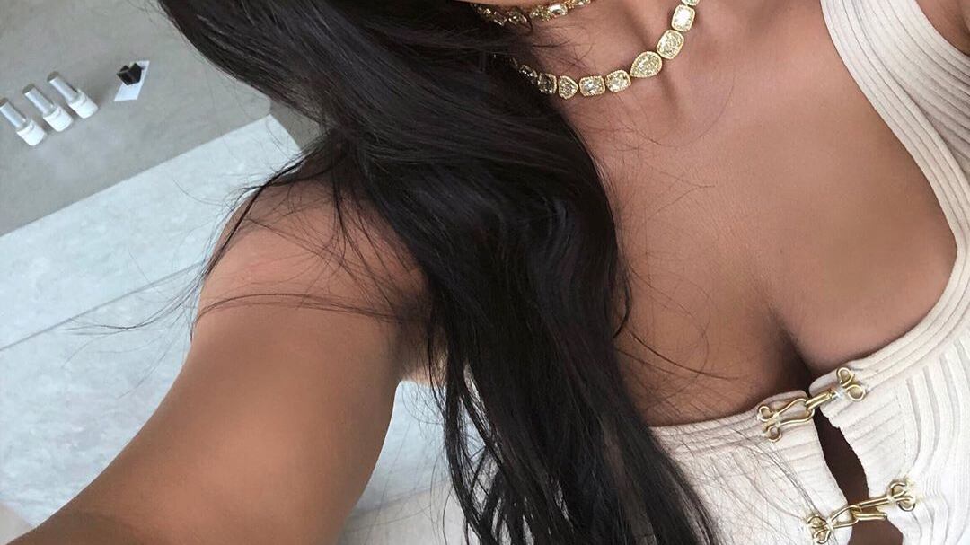 Kim Kardashian, il look al Met Gala scatena i social