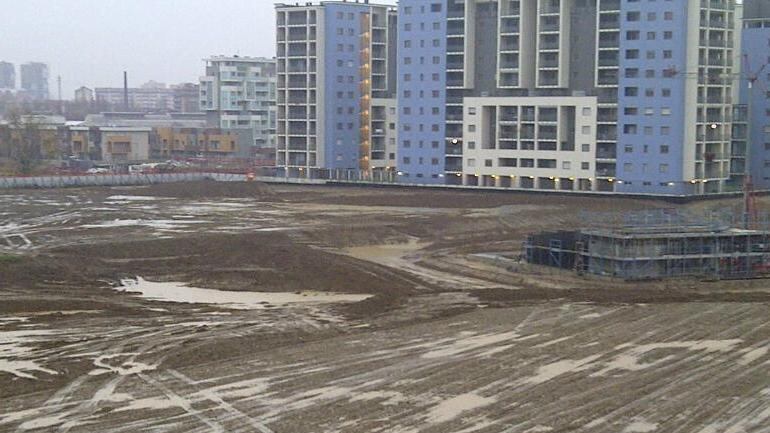 Hanno comprato casa «con parco e piscina» E invece è una palude