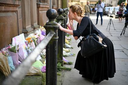 Attentato a Manchester, gli omaggi per le 22 vittime 2