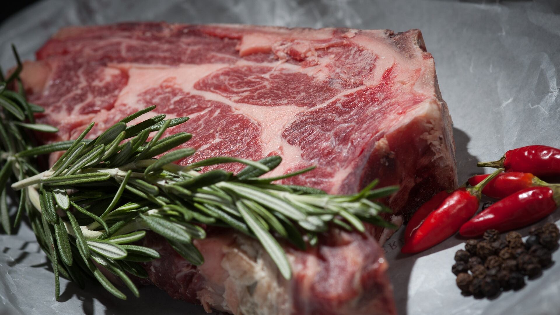 Carne rossa, lo studio che smonta l'Oms: "Nutriente alleato contro il cancro"
