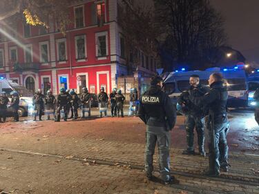 Askatasuna, le immagini dal centro sociale  12