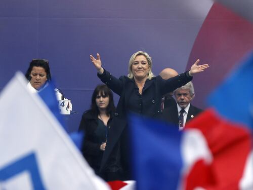 Il trionfo di Marine Le Pen regina di Francia