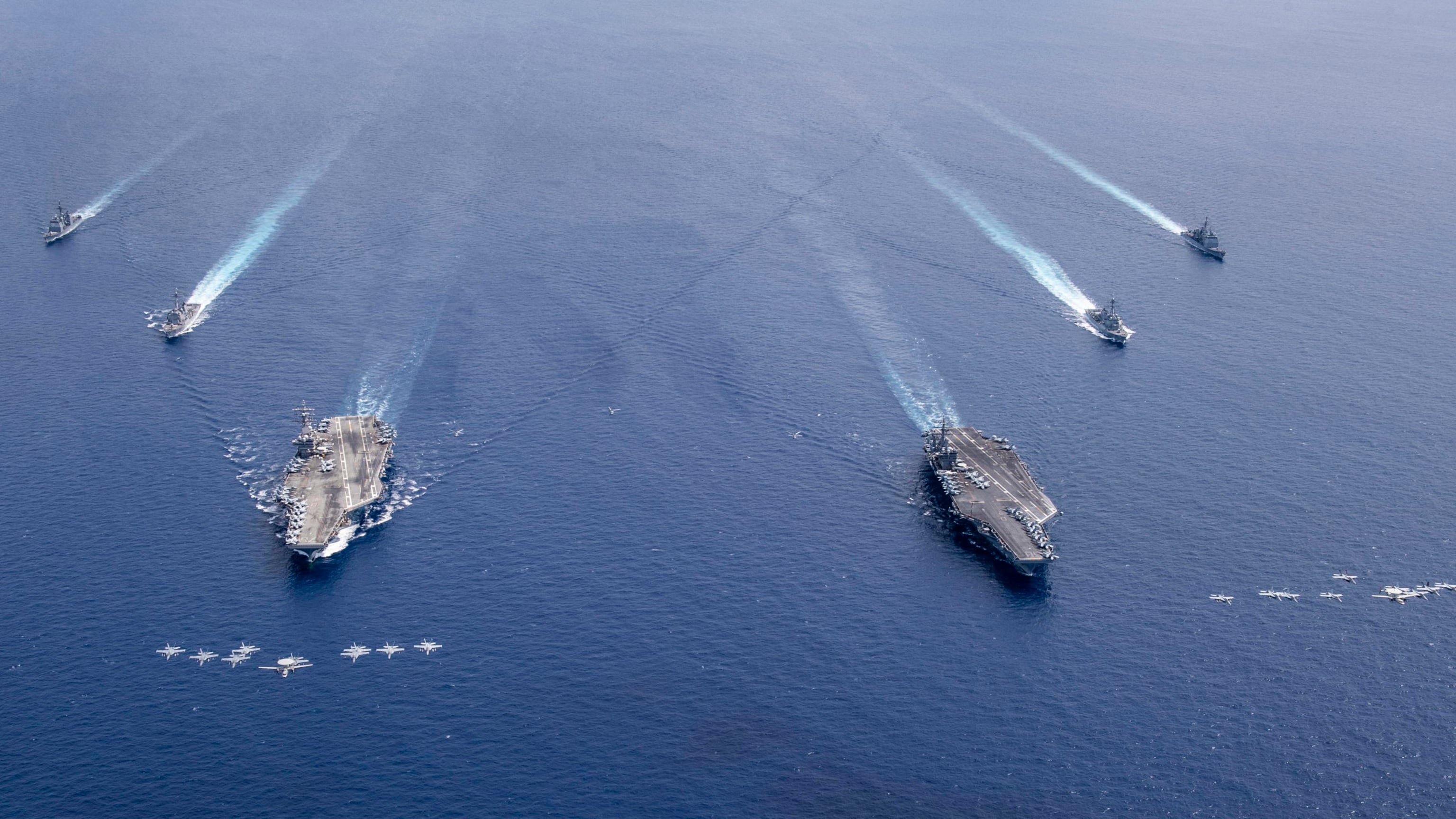 650 missili Tomahawk, 33 navi e F-35, un terzo della flotta Usa in Medio Oriente: cosa può succedere