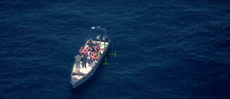 Sea Watch sotto inchiesta: il video di Frontex riprende il trasbordo con i trafficanti 10
