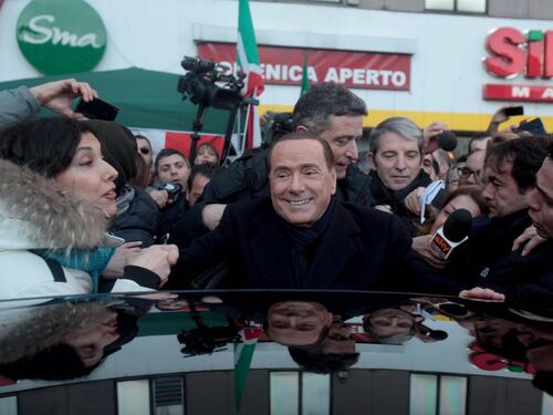 Berlusconi: "L'Italia serva di un regime illegittimo"