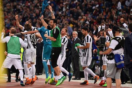 Juventus cannibale: l'Olimpico si veste a festa per i bianconeri 2