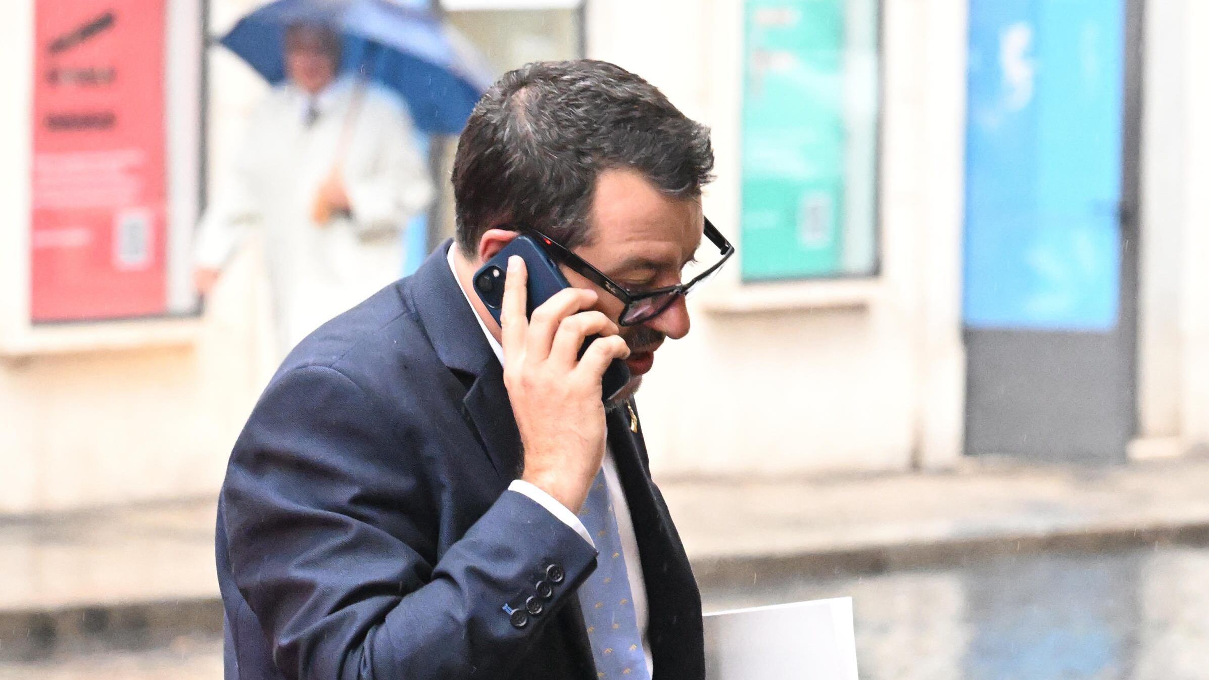 Salvini in Senato con la cravatta "anti-droga": "Sarà una priorità"