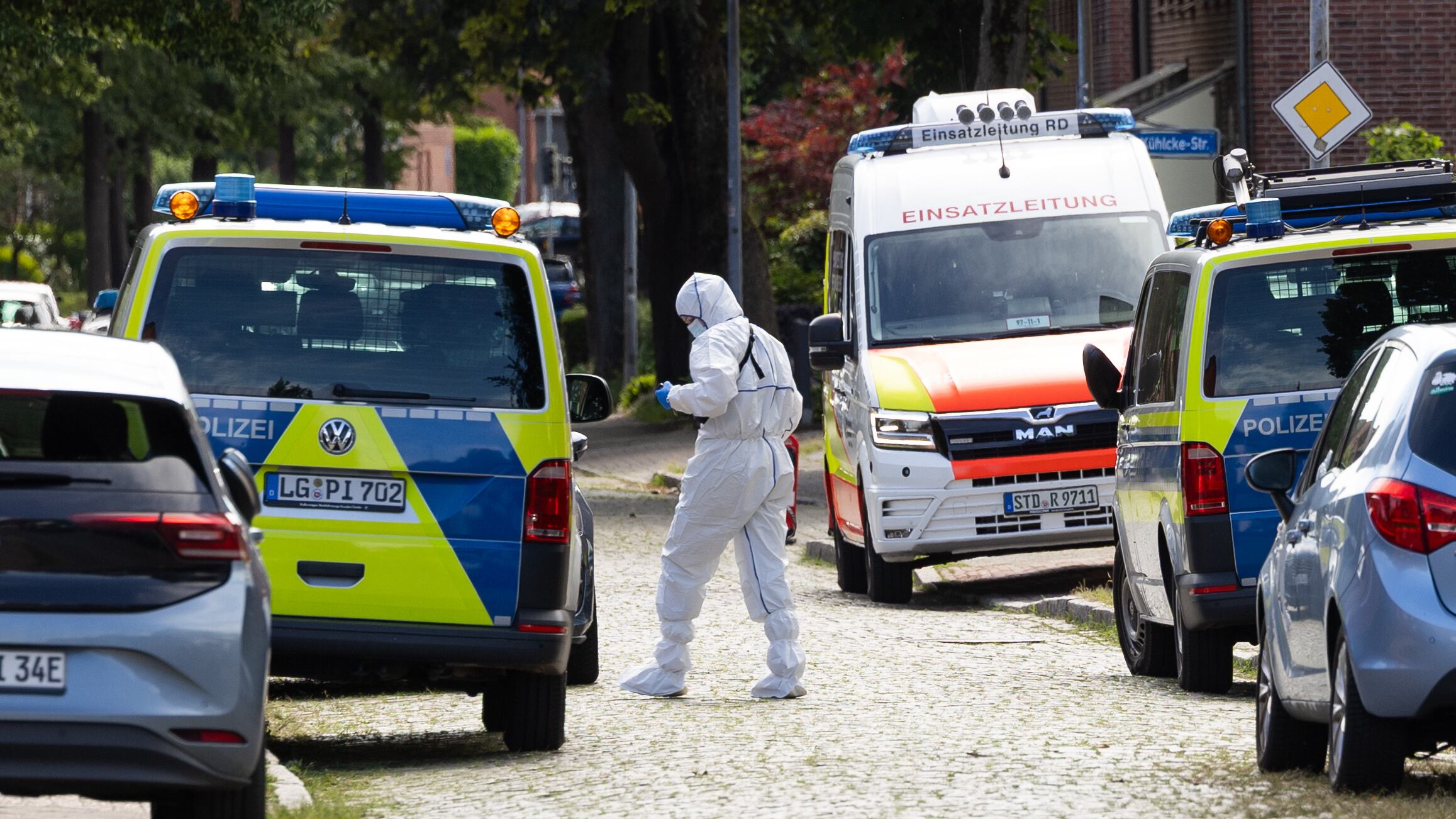 La lite per l'affidamento. Spara e fa strage: 6 morti