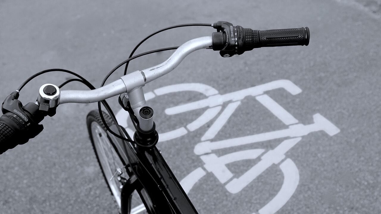 In bici Milano non è Amsterdam. Gli atleti olandesi scoprono il bluff