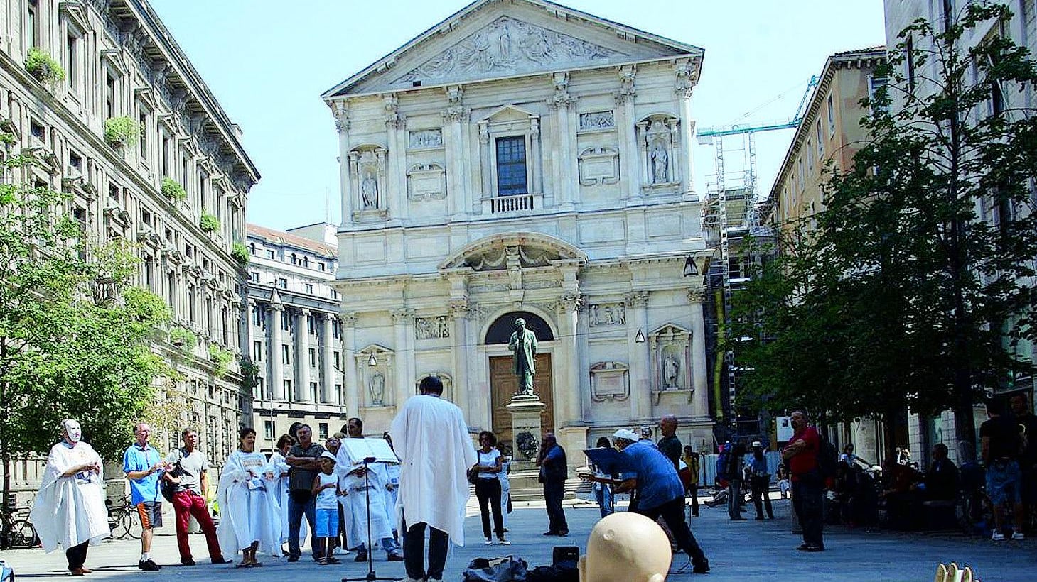 Chiese chiuse, anche i preti in ferie