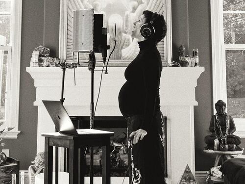 La cantante Alanis Morissette è incinta per la terza volta