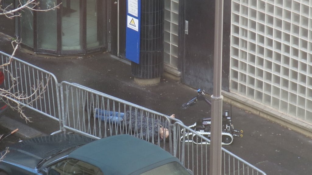 Parigi, l'assalitore del commissariato era in un centro profughi tedesco