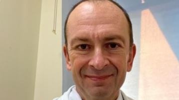 Fragili, allarme caldo. "Attenti ai farmaci e bere molta acqua"