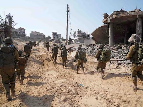 "Gaza City è stata circondata, attacco significativo": l'annuncio dell'esercito israeliano
