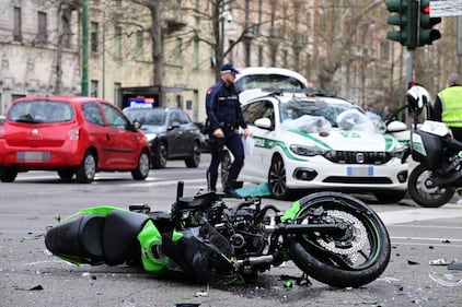 Schianto auto-moto a Milano, morti due ventenni - FOTO 6