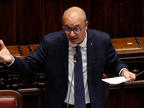 Proiettile e minacce a Valditara con una “lettera inquietante”