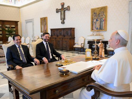 Vance in Vaticano da Leone XIV e Trump lo invita alla Casa Bianca
