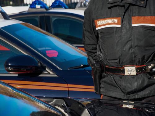 Difende l'amica, accoltellato. Due arrestati: uno ha 16 anni