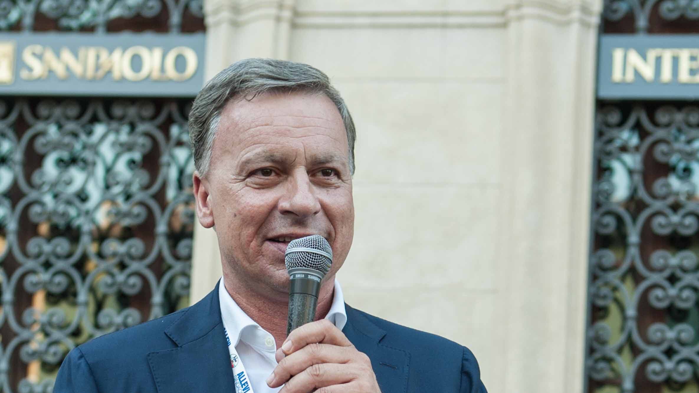 Allevi sfratta la sinistra: "I cittadini volano alti"