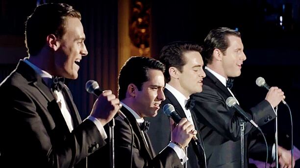 Il musical di Eastwood fra mafia e belle donne Ma a Cannes non piace