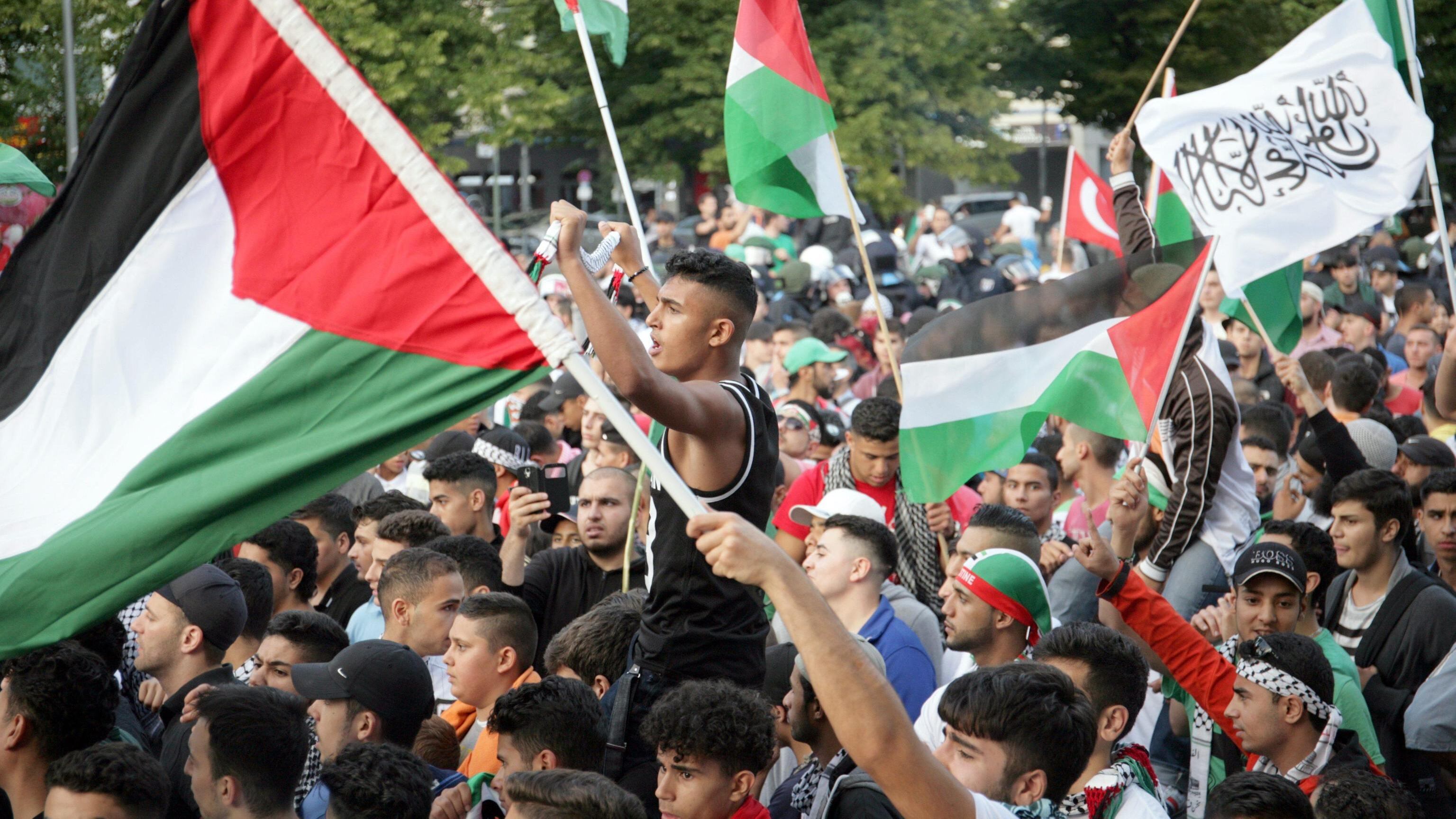 I media italiani tifano Hamas più degli stessi palestinesi