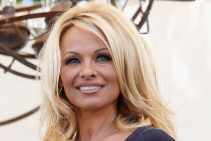 Pamela Anderson nuda per sensibilizzare sulla siccità in California 15