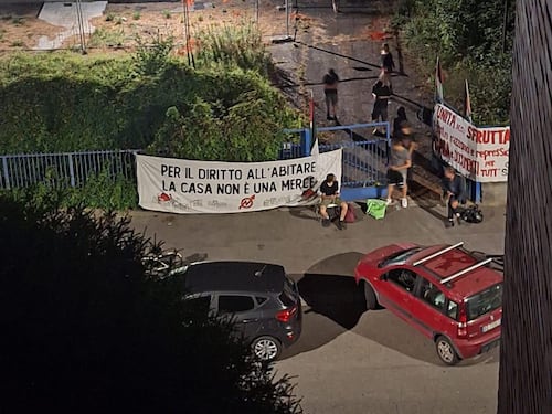 Sgomberati da viale Brenta rioccupano una scuola