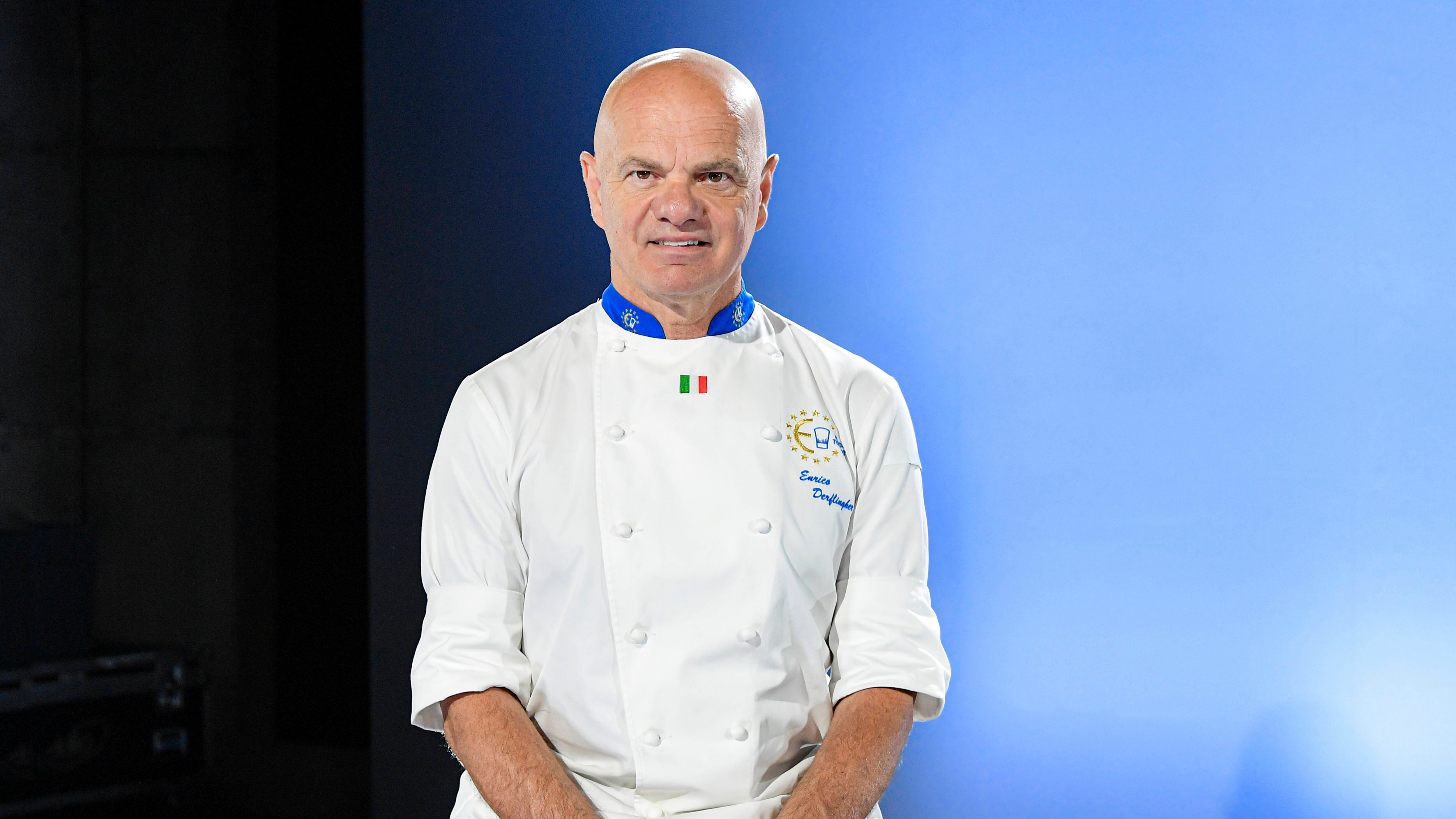 "Parmigiano, olio extravergine, pomodori: ecco cosa mangia Carlo III". Parla lo chef dei royals Enrico Derflingher