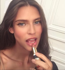 Bianca Balti allatta sui social 13