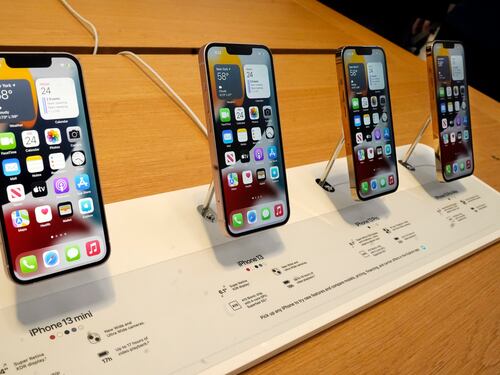 Meno iPhone e scaffali vuoti: cosa succede alla Apple