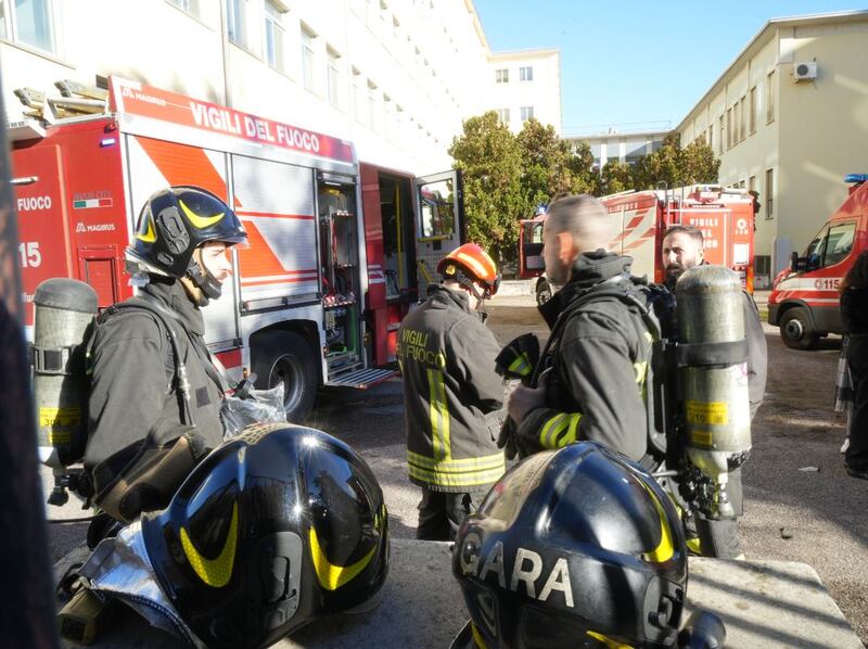Incendio doloso in una scuola milanese 2