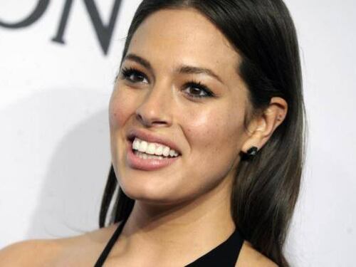 Ashley Graham: copertina nuda su Maxim per la modella plus size