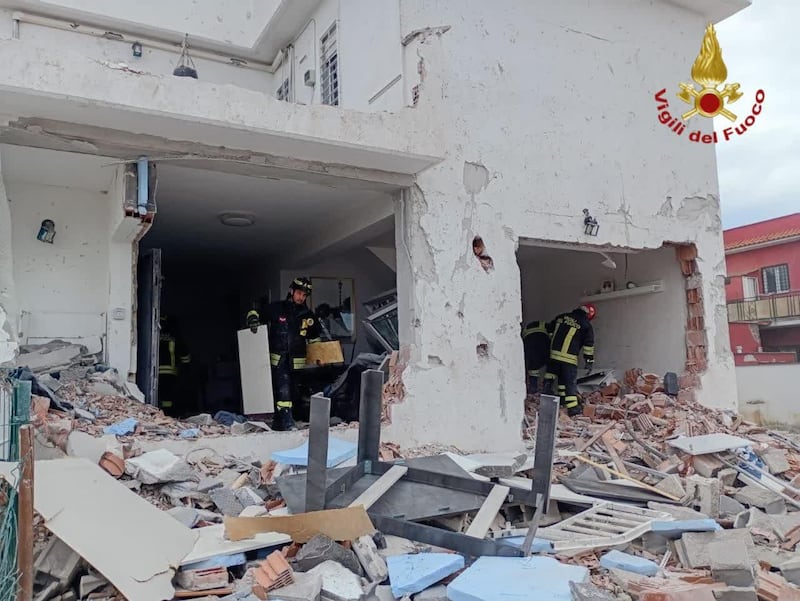 Esplosione a Roma, crolla palazzina - FOTO 2
