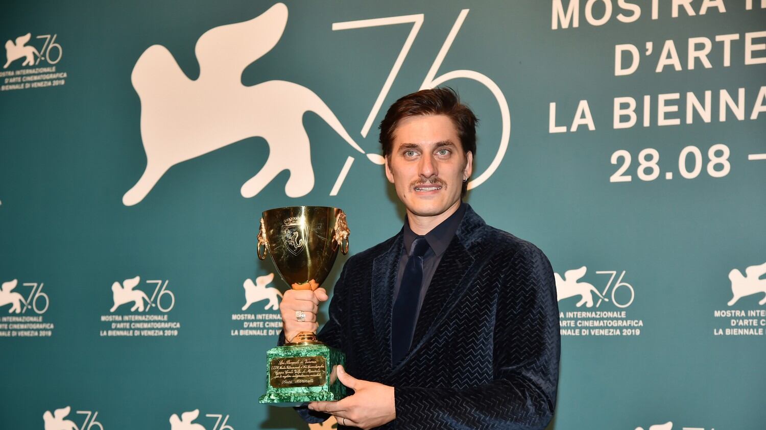 Venezia, Luca Marinelli miglior attore: "Dedico il premio a chi salva vite in mare"