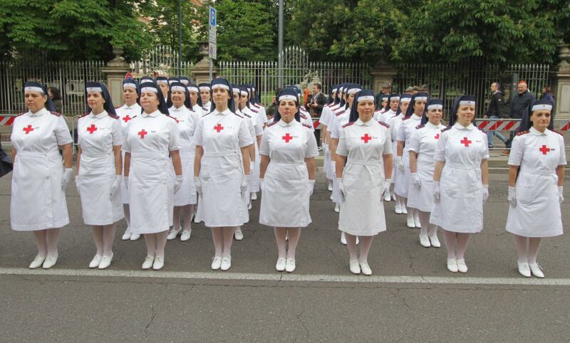 A Milano sfilano gli Alpini: 500mila penne nere invadono il centro 11