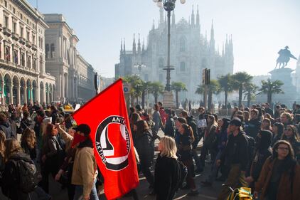 Milano: corteo studentesco in tema di immigrazione e istruzione  1