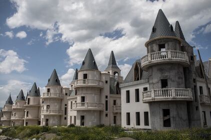 Turchia, la città fantasma fatta di castelli 8