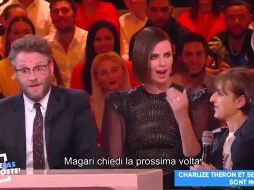 "Magari prima chiedi il permesso". Charlize Theron mette al proprio posto il conduttore