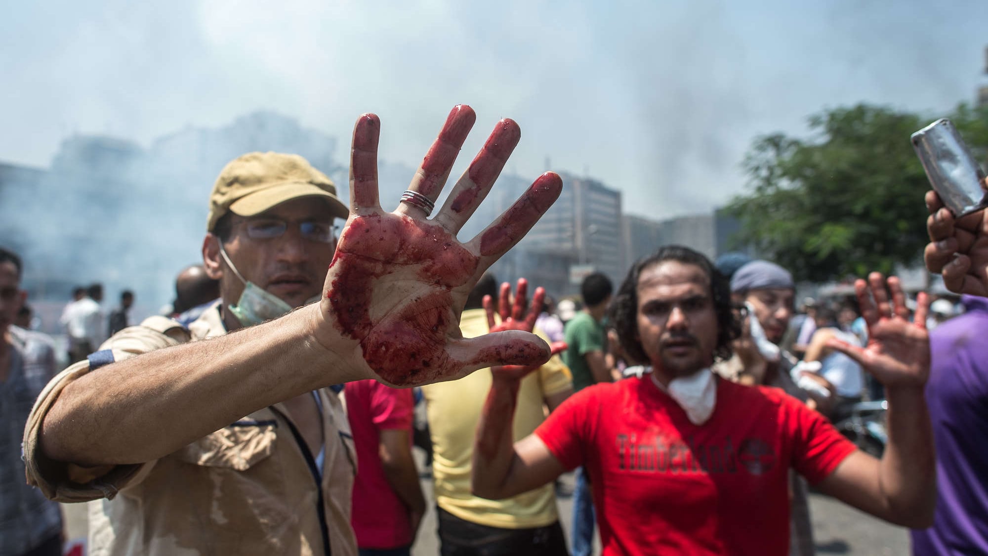 Egitto, l'esercito sgombera i campi pro Morsi. Ed è una carneficina