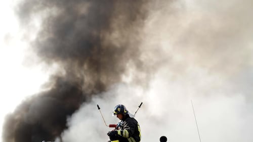 Napoli, incendio nell'ex campo rom di Parco Marinella 3